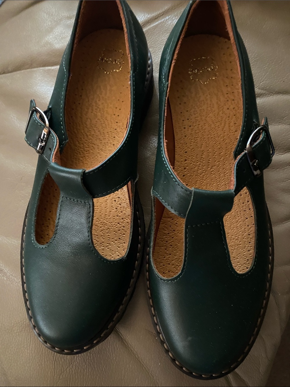 Minimalist European leather Mary Jane forest green lug sole shoes